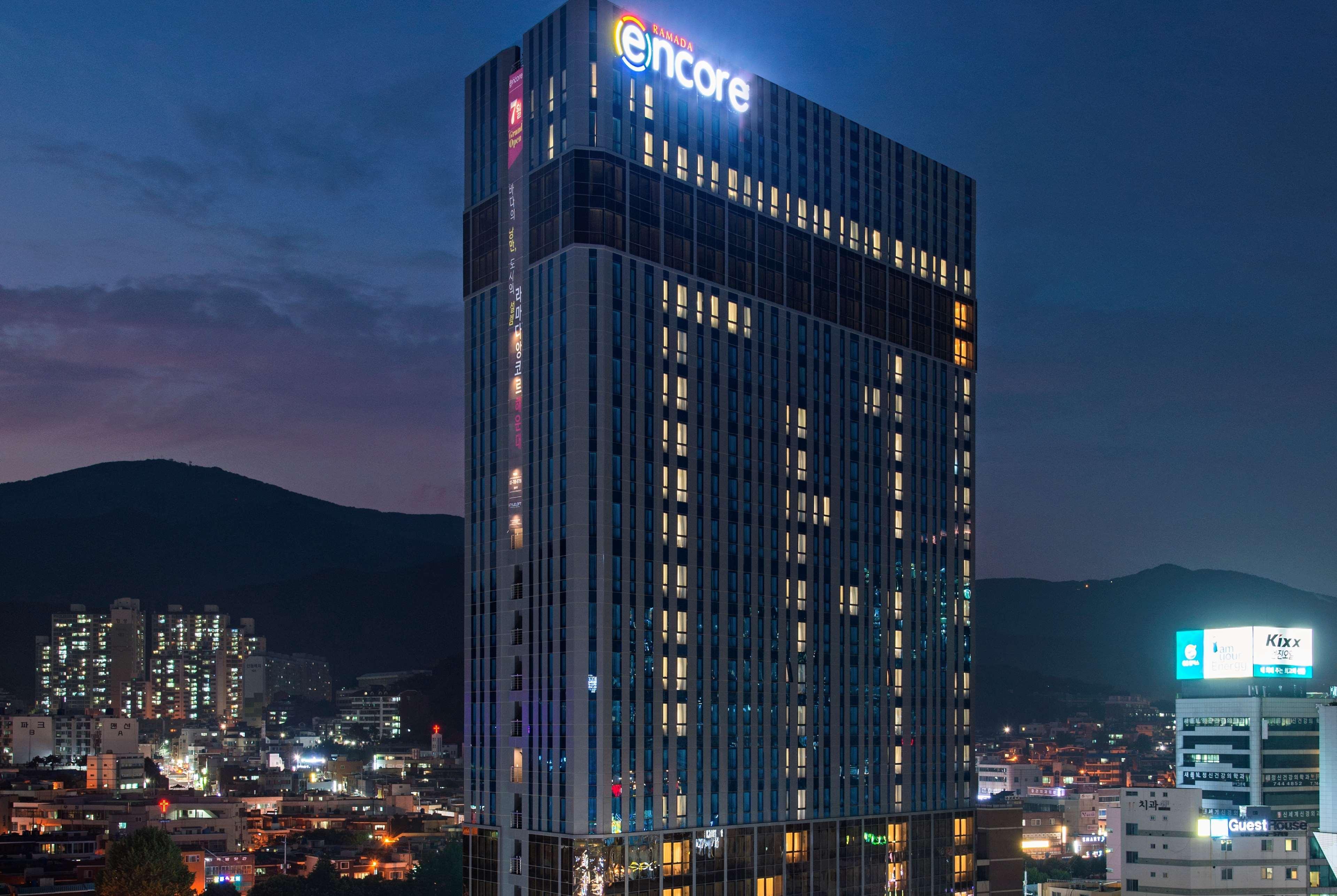 Ramada Encore By Wyndham Busan Haeundae Экстерьер фото