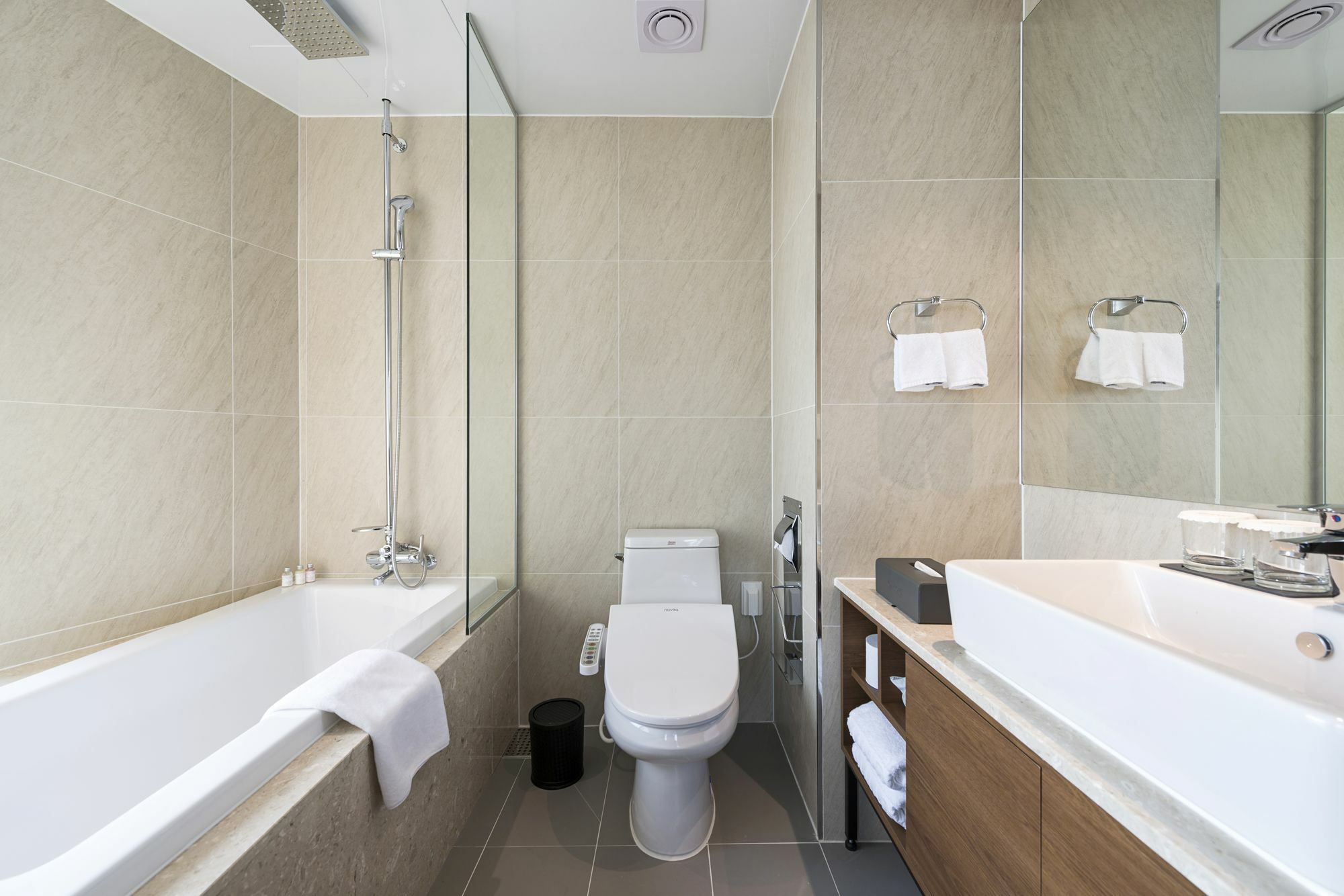Ramada Encore By Wyndham Busan Haeundae Экстерьер фото
