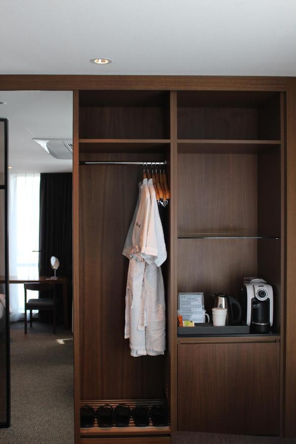 Ramada Encore By Wyndham Busan Haeundae Экстерьер фото